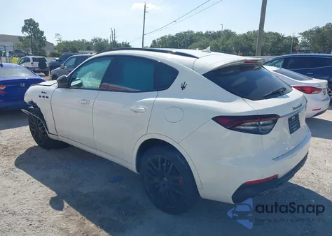 2024 Maserati Levante Modena Ultima z USA, uszkodzony, nr VIN ZN661YUM7RX447169